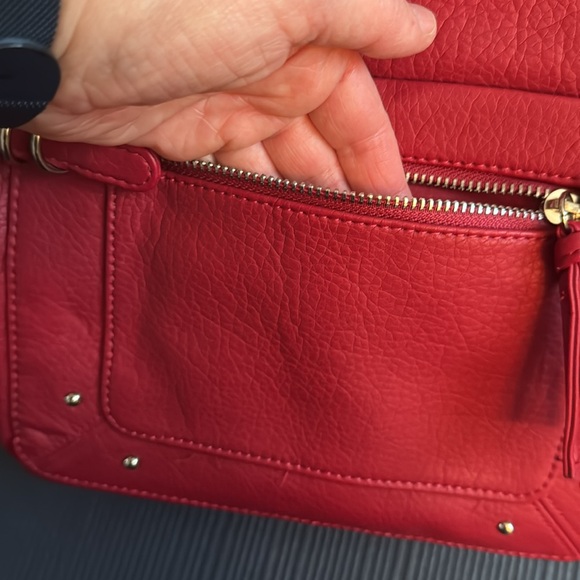 Bueno Vintage NWT purse, red, plethora of pockets! Adjustable strap - Picture 2 of 14